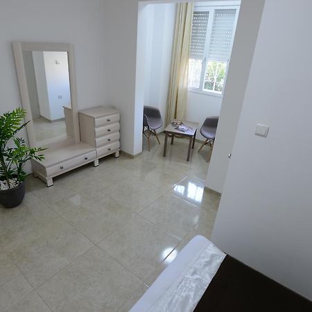 Olga Beach Apartments Хайфа Екстер'єр фото