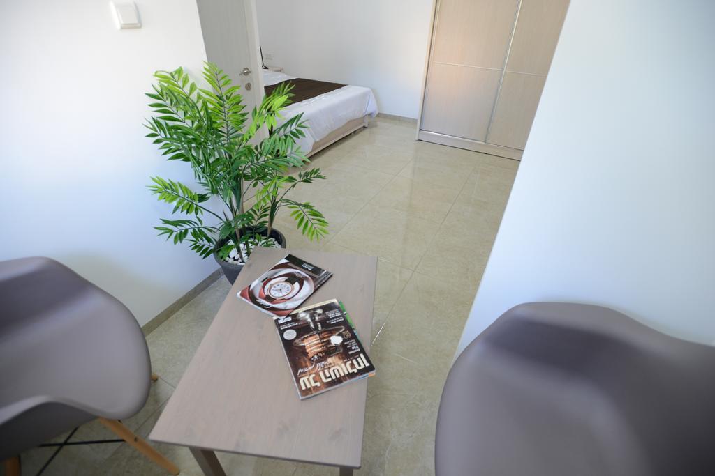 Olga Beach Apartments Хайфа Екстер'єр фото