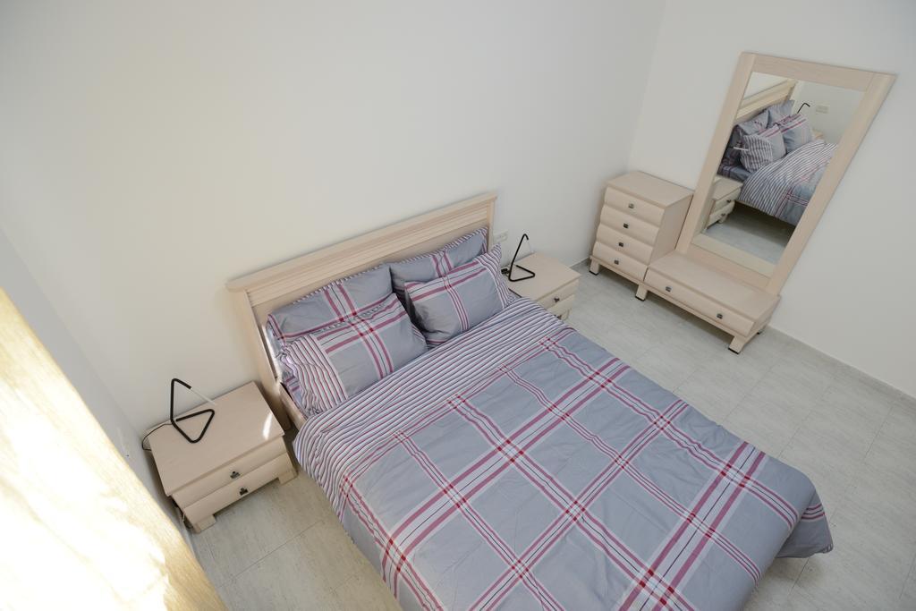 Olga Beach Apartments Хайфа Екстер'єр фото