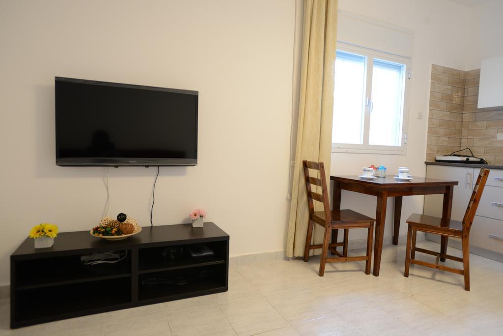 Olga Beach Apartments Хайфа Екстер'єр фото